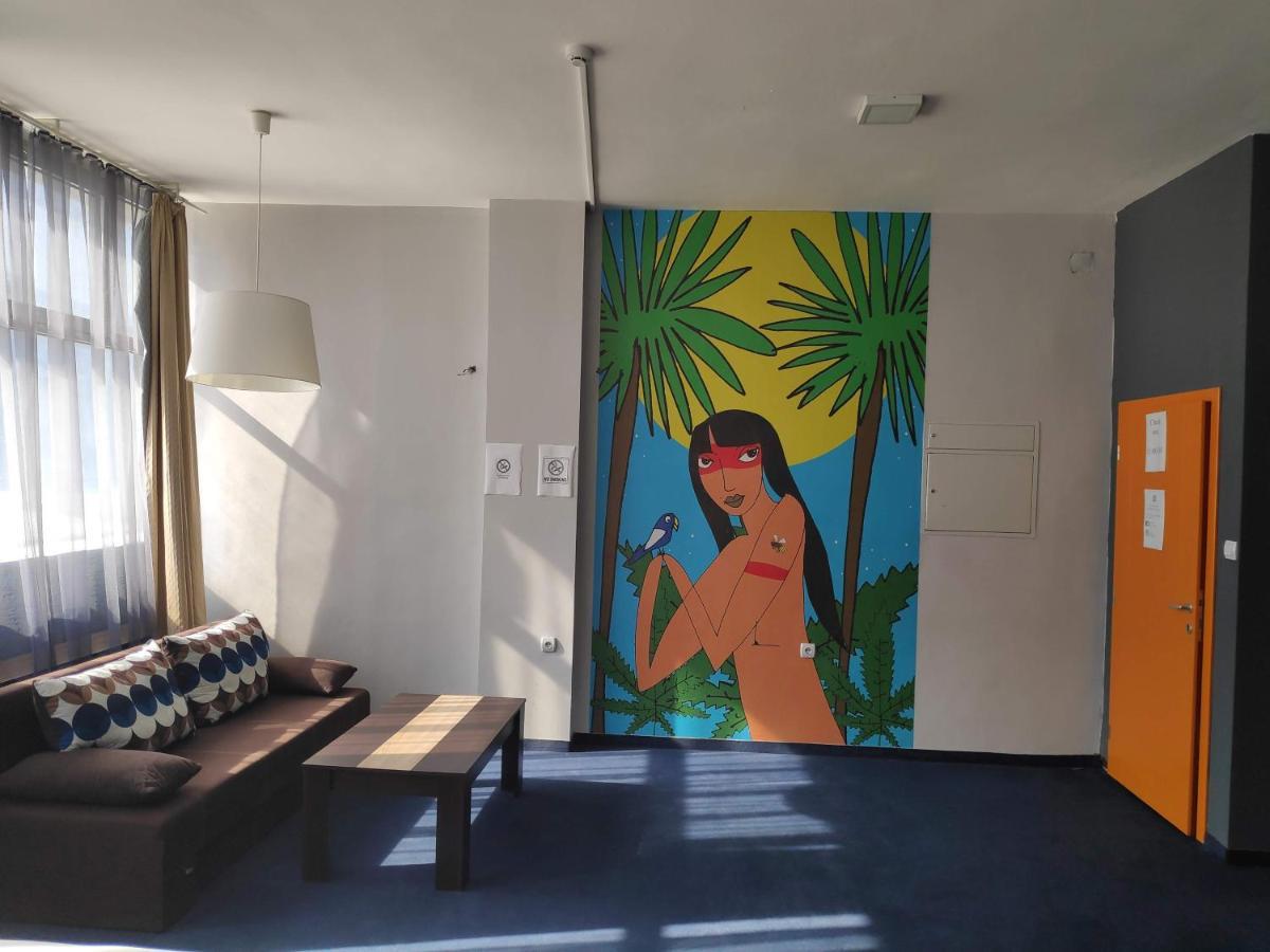 Hostel Log Inn Üsküp Dış mekan fotoğraf