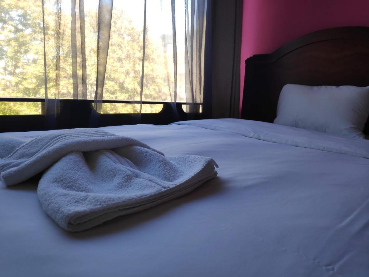 Hostel Log Inn Üsküp Dış mekan fotoğraf