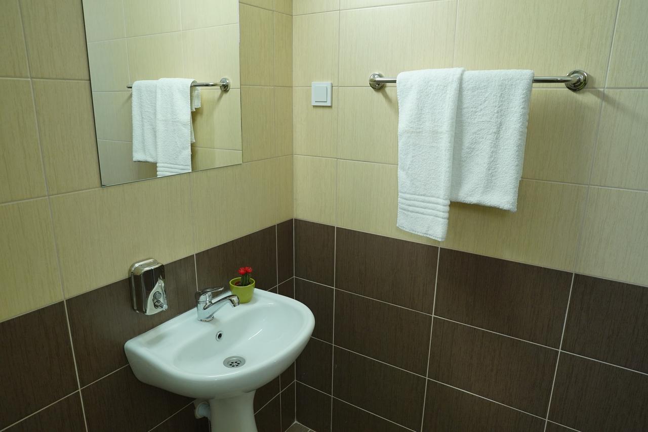 Hostel Log Inn Üsküp Dış mekan fotoğraf