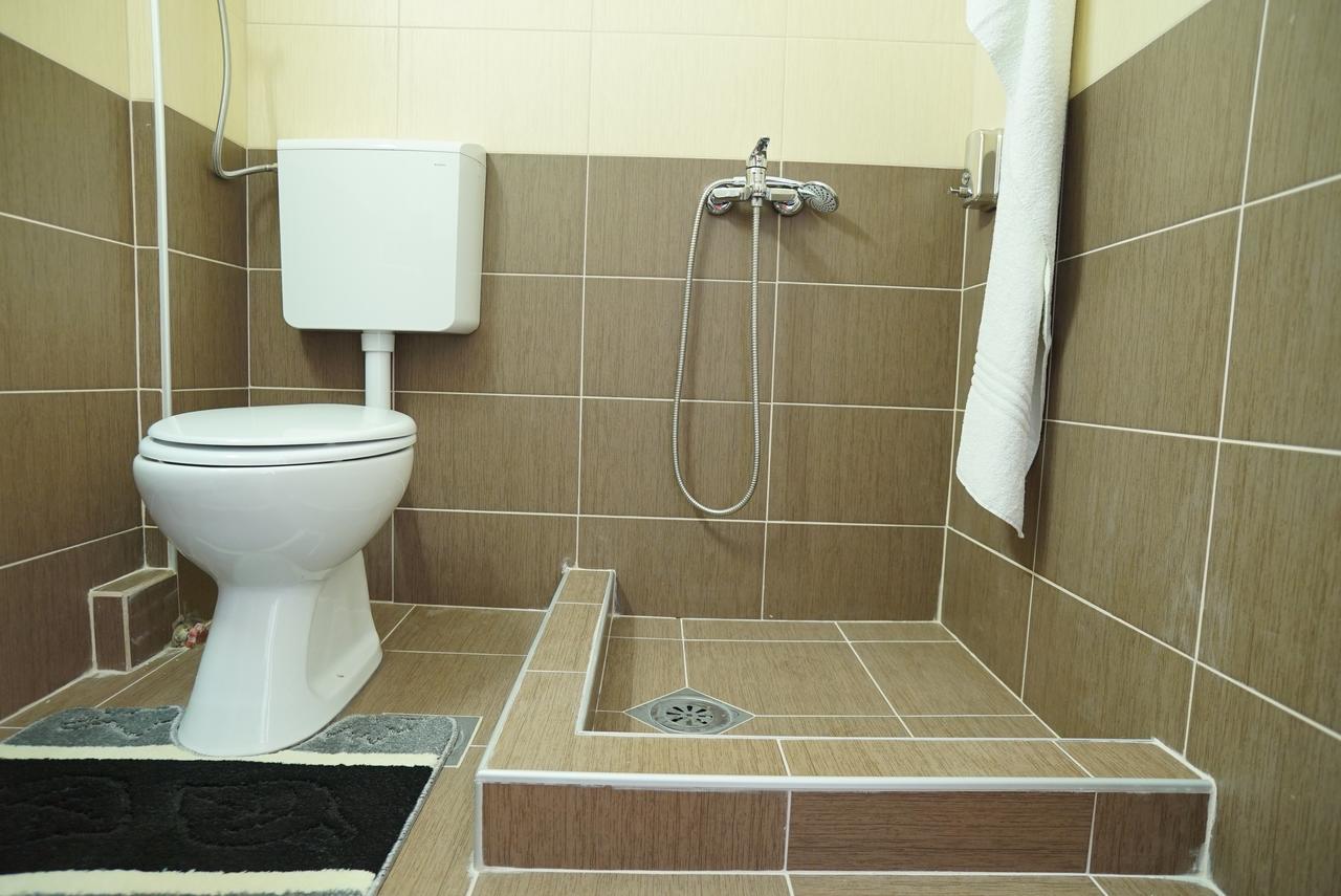 Hostel Log Inn Üsküp Dış mekan fotoğraf