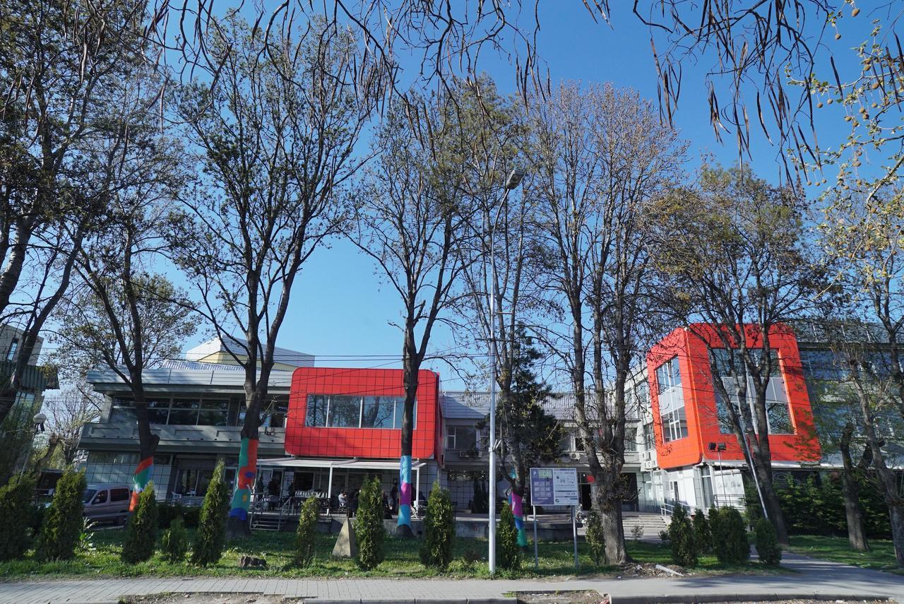 Hostel Log Inn Üsküp Dış mekan fotoğraf