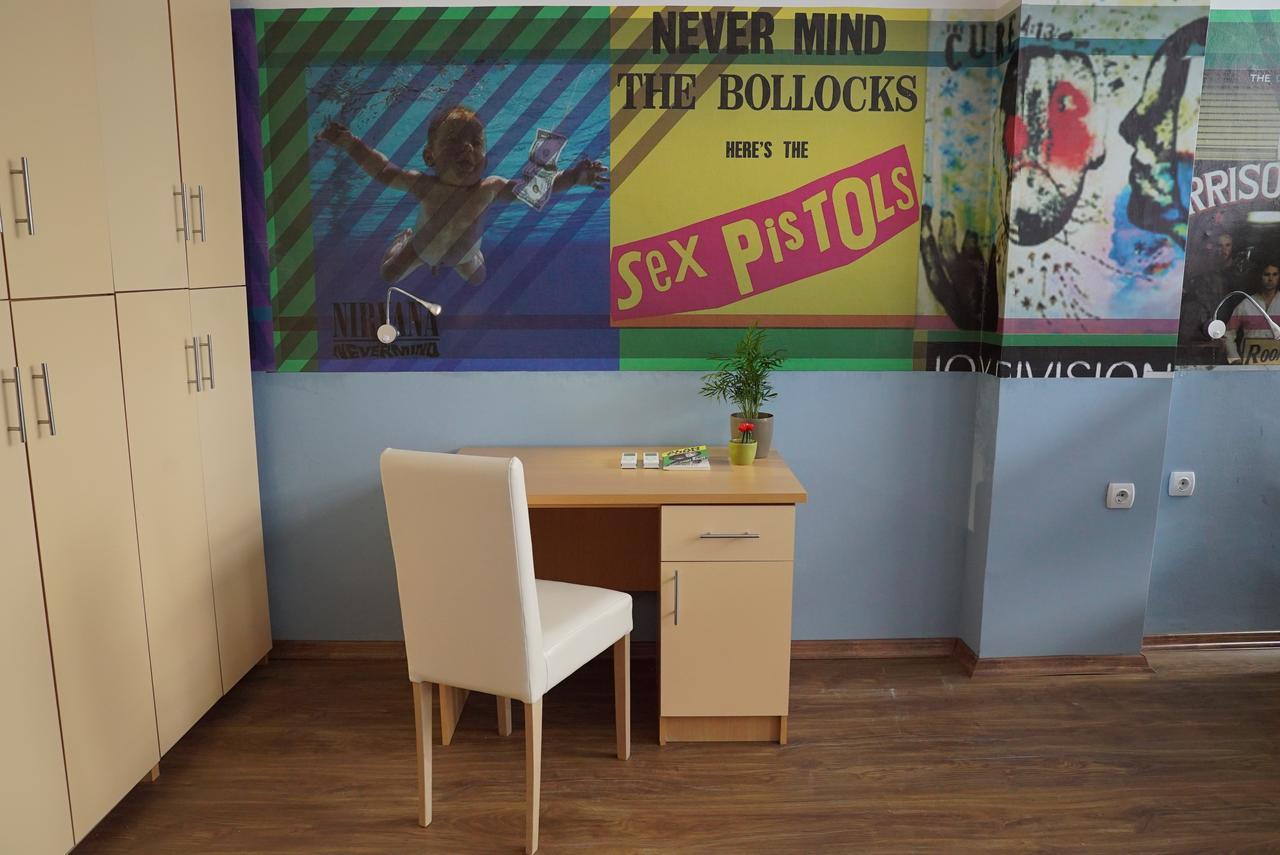 Hostel Log Inn Üsküp Dış mekan fotoğraf