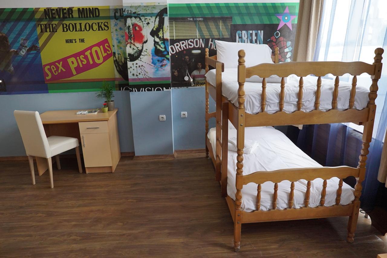 Hostel Log Inn Üsküp Dış mekan fotoğraf