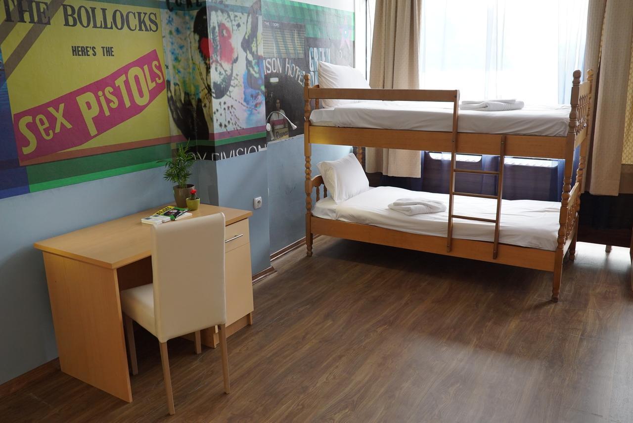 Hostel Log Inn Üsküp Dış mekan fotoğraf